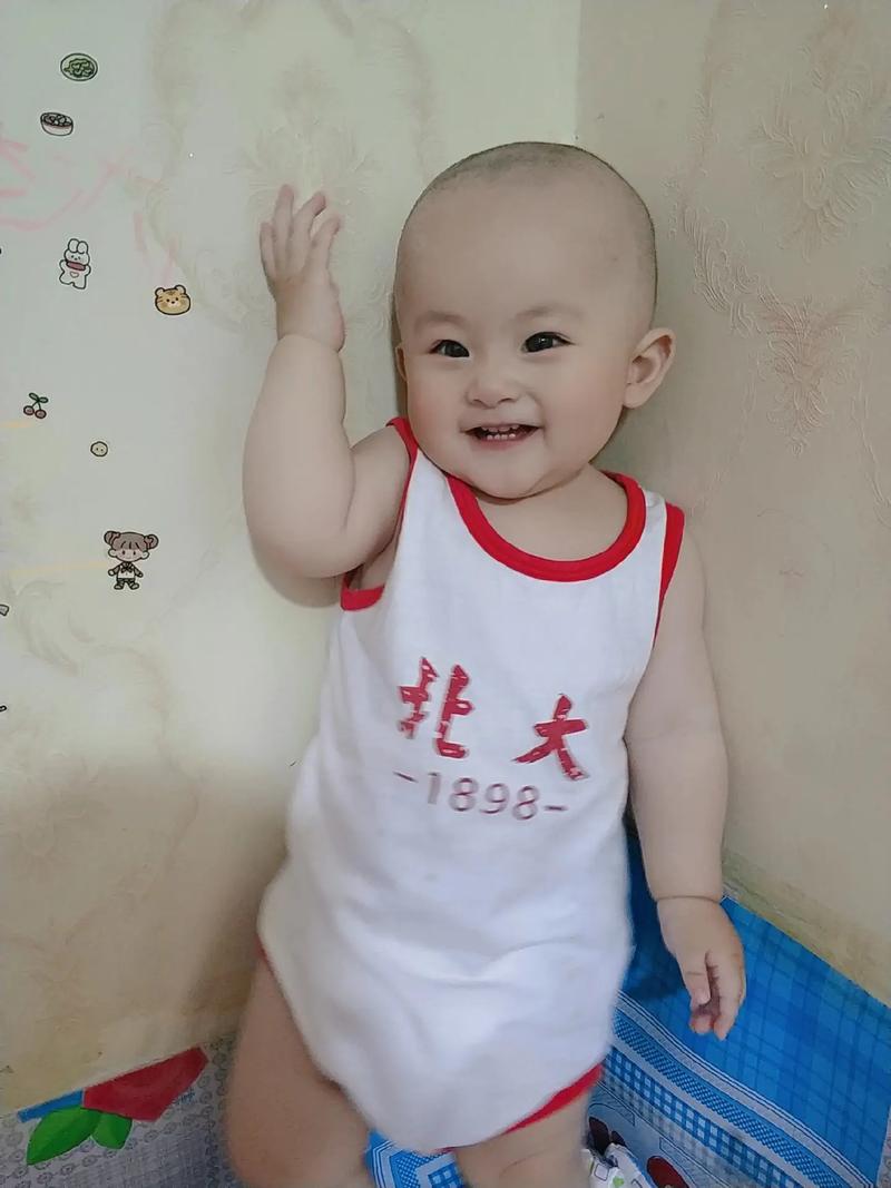 两个乳房一碰就疼怎么回事 两个乳房一碰就疼怎么回事