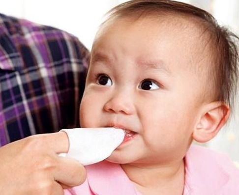 女尿里带血是什么原因 女尿里带血是什么原因