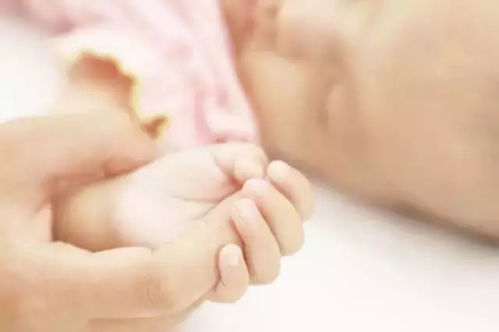 腾讯高管回应减持京东美团