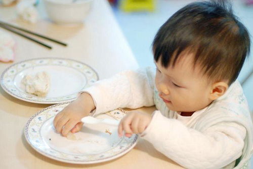 新凤霞原谅了张少华吗