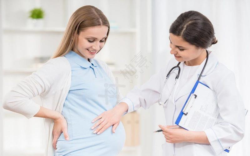 李维嘉撞脸俄罗斯小美人 年过半百拍成迪丽热巴 李维嘉撞脸俄罗斯小美人 年过半百拍成迪丽热巴