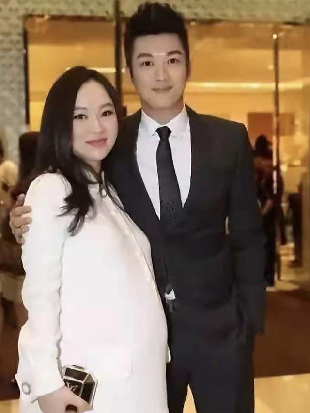 李现街头翻车 热度褪去还沉迷摆拍恐被时代淘汰 李现街头翻车 热度褪去还沉迷摆拍恐被时代淘汰